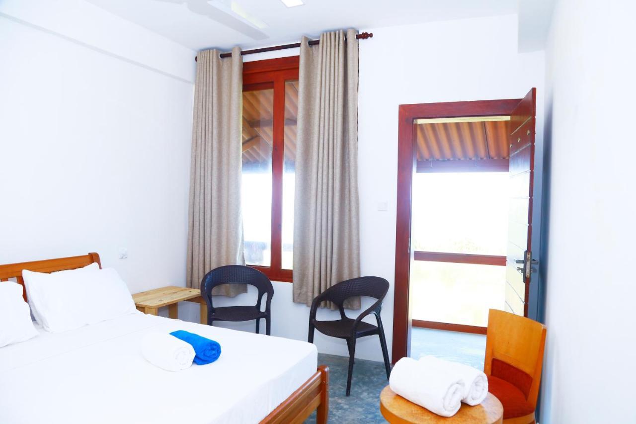 Hi Win Hotel Chilaw Exterior photo