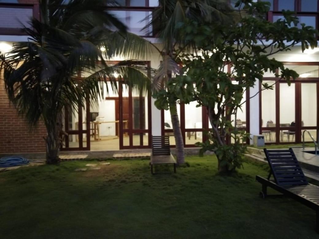 Hi Win Hotel Chilaw Exterior photo